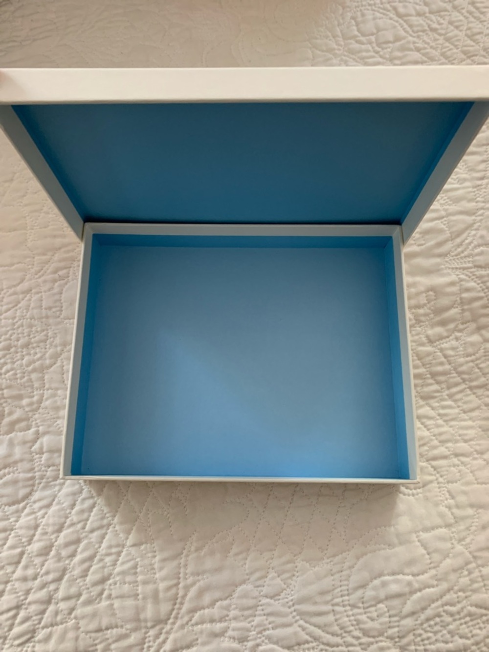 Ralph Lauren Cream Box with Light Blue Logo - Picture 4 of 4